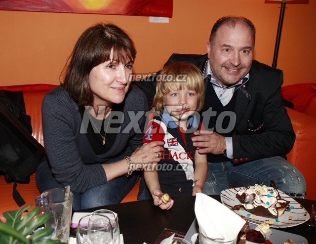 4240 Michal David Sebastian David Sestra Michaela
