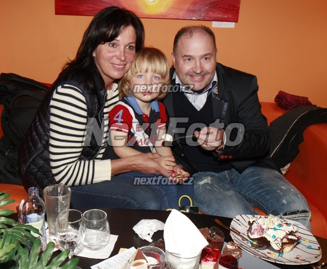 4276 Michal David Marcela Davidova Sebastian David