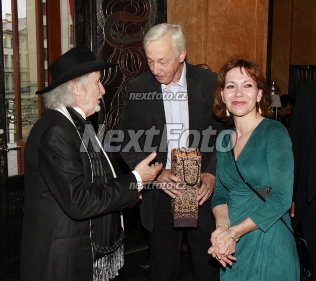 4538 Michaela Dolinova Jan Svacek Juraj Jakubisko