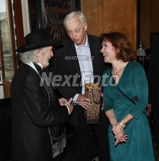 4539 Michaela Dolinova Jan Svacek Juraj Jakubisko