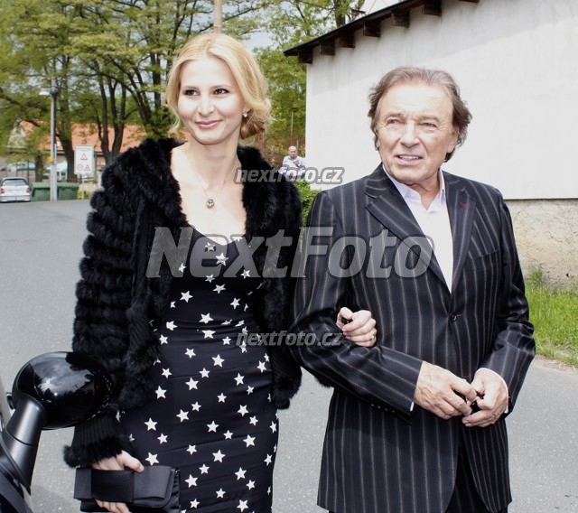2572 Karel Gott Ivana Gottova