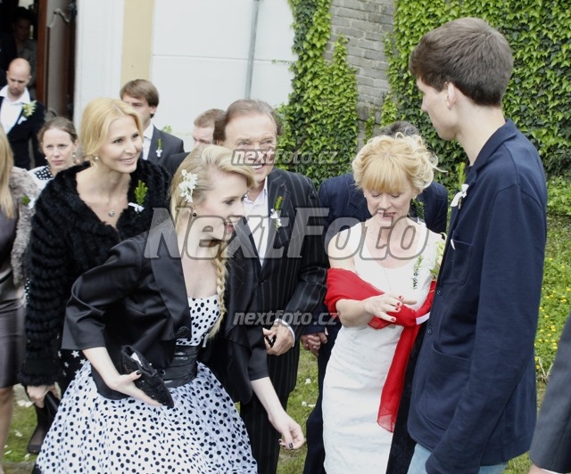 2639 Karel Gott Ivana Gottova Dana Batulkova Mariana Pracharova