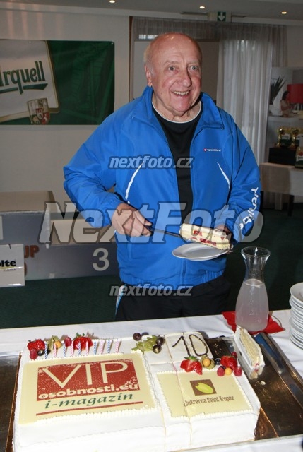 6834 Felix Slovacek