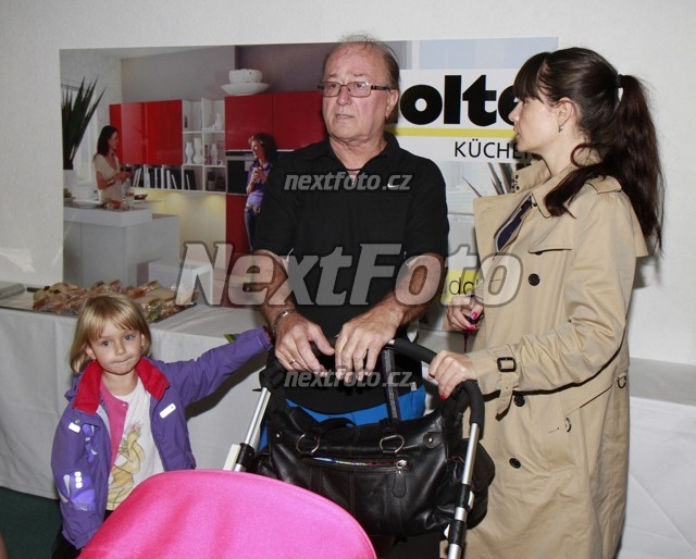6894 Petr Janda Alice Jandova Anezka Jandova