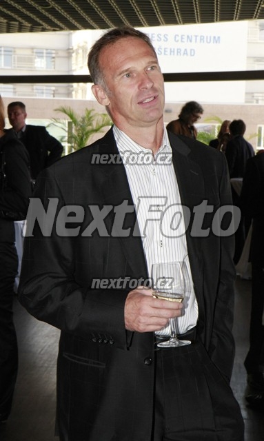 8715 Dominik Hasek