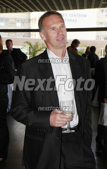 8716 Dominik Hasek