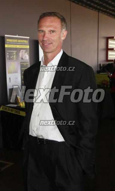 8799 Dominik Hasek
