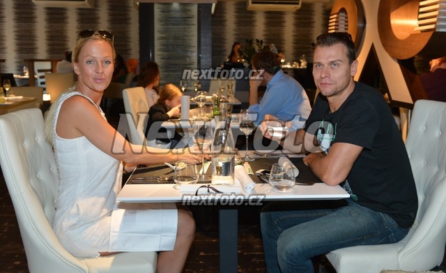 3719 Zuzana Belohorcova Vlasta Hajek
