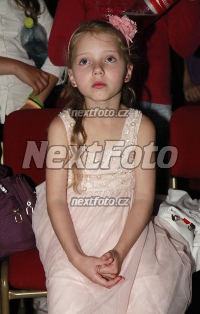 2300 Nella Sofie Gottova