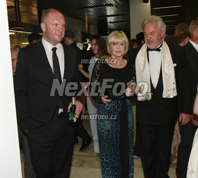 3242 David Ondricek Jana Svandova Pavel Satorie