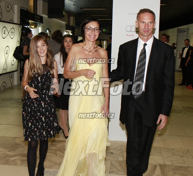3562 Dominik Hasek Libuse Smuclerova