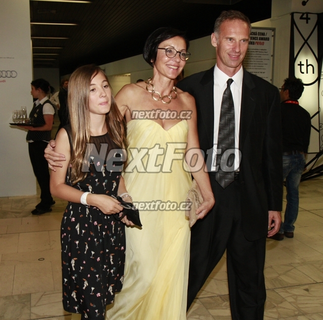 3571 Dominik Hasek Libuse Smuclerova