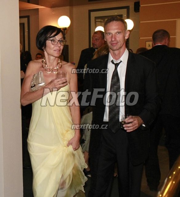 3732 Dominik Hasek Libuse Smuclerova